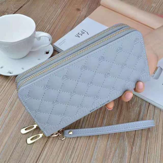 Women's wallet fashion V Ladies mobile phone bag long ladies new clutch bag star Double zipper hand strap bag Multiple color 697