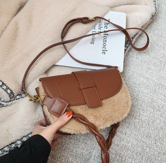 Weave Shoulder strap Saddle Armpit bag 2021 Winter New High-quality Plush Women's Designer Handbag Casual Shoulder Messenger Bag