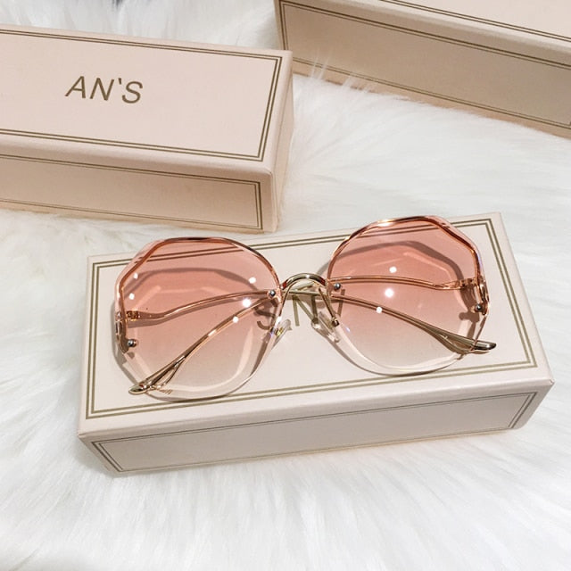 2022 Fashion Tea Gradient Sunglasses Women Ocean Water Cut Trimmed Lens Metal Curved Temples Sun Glasses Female UV400